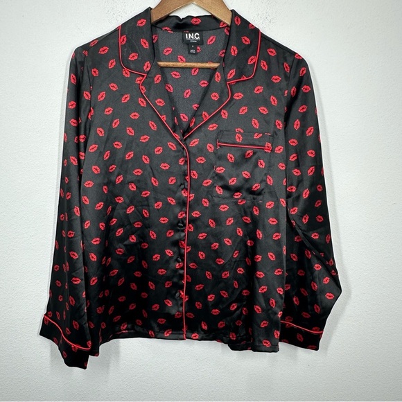 I.N.C. Intimates Women's Size Small Black Satin Button Front Pajama Top Red Lips - Picture 1 of 6